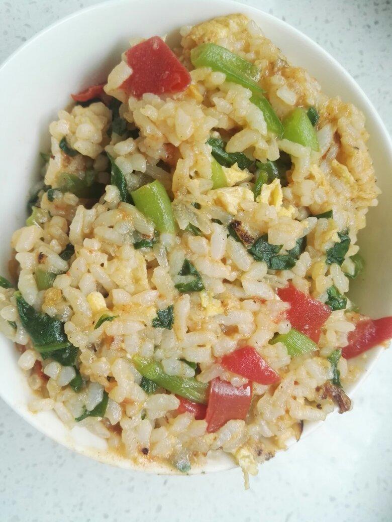 西红柿菜叶蛋炒饭