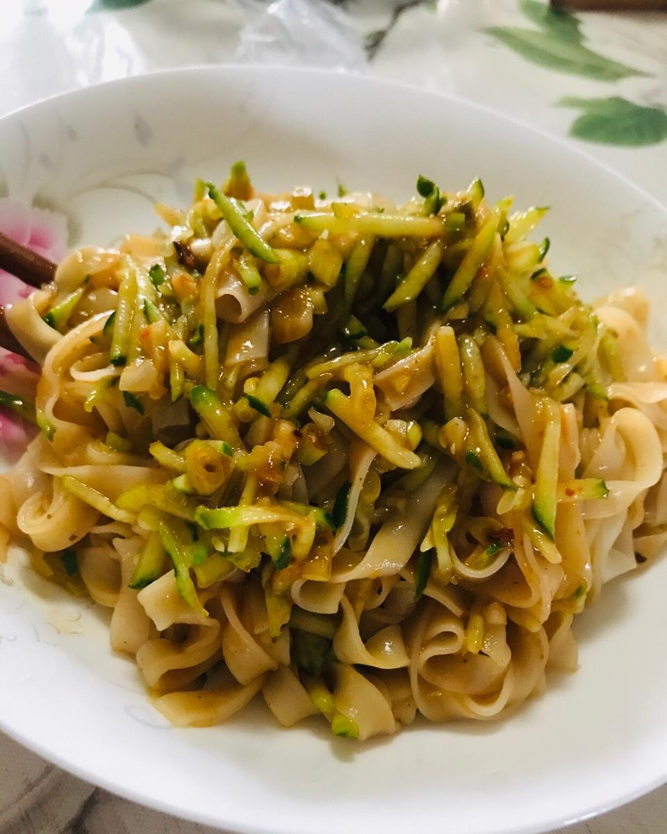 凉拌河粉（面）