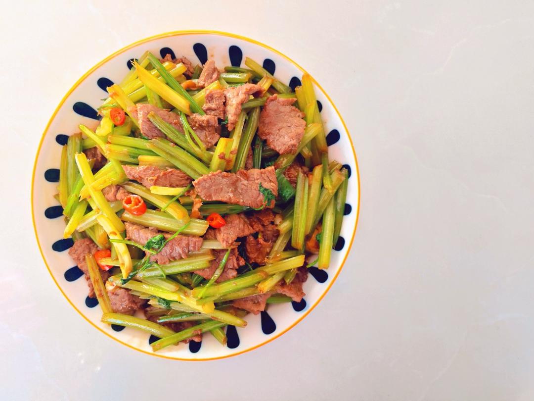 芹菜炒牛肉