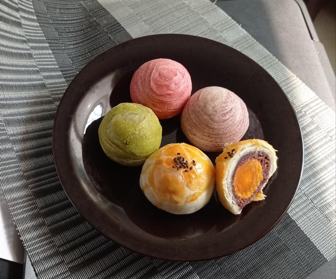 蛋黄酥~紫薯、抹茶、原味~花好月圆，中秋快乐~内附一次做六色蛋黄酥方法~