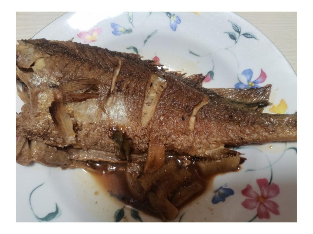 红烧黄鱼—鱼皮不破的小窍门