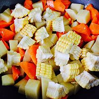 土豆胡萝卜玉米养生汤的做法 步骤7