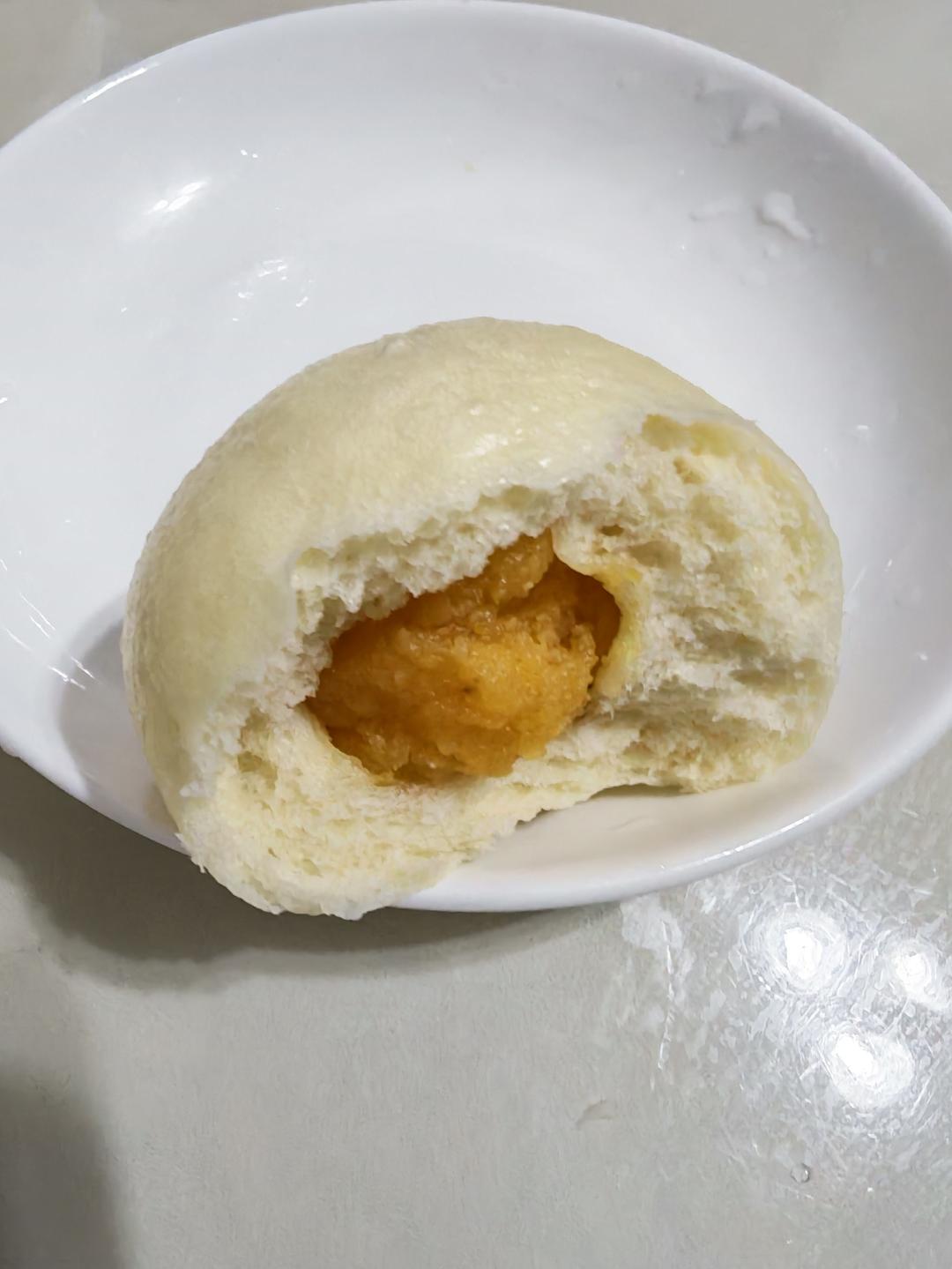 松软香甜的奶黄包，很快就可以搞定。