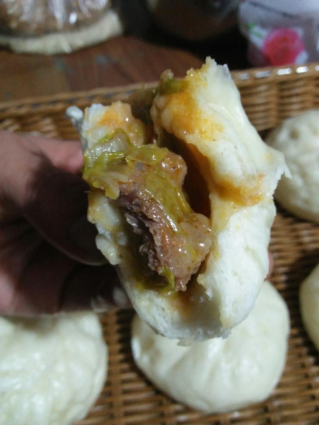 胖妞_ut9v做的山东排骨大包子