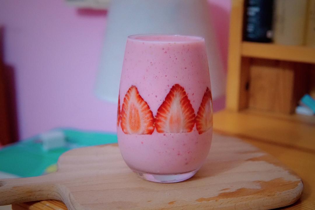 草莓奶昔