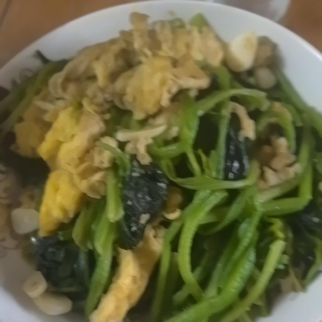 菠菜炒鸡蛋