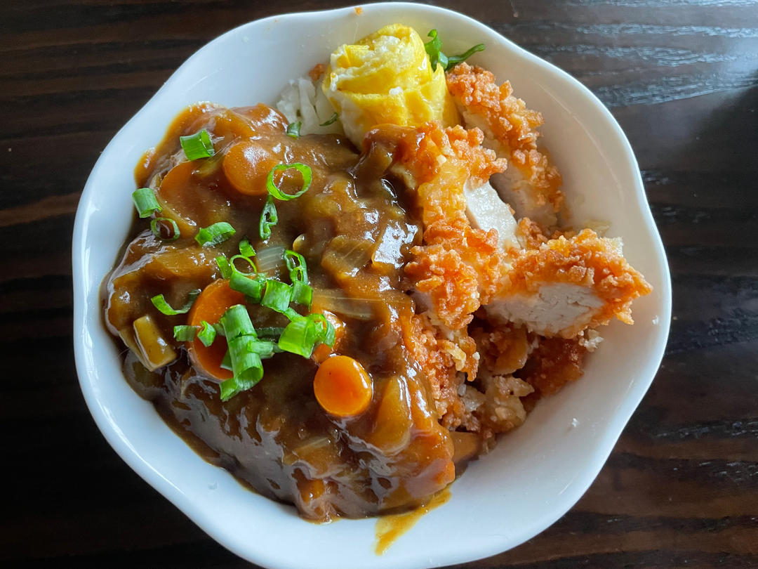 炸鸡排咖喱饭