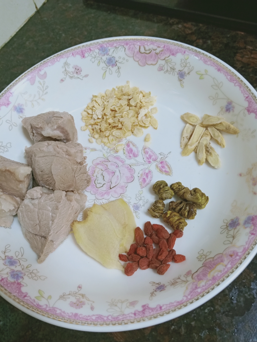 保健养生汤——太子参石斛麦冬炖瘦肉的做法 步骤2