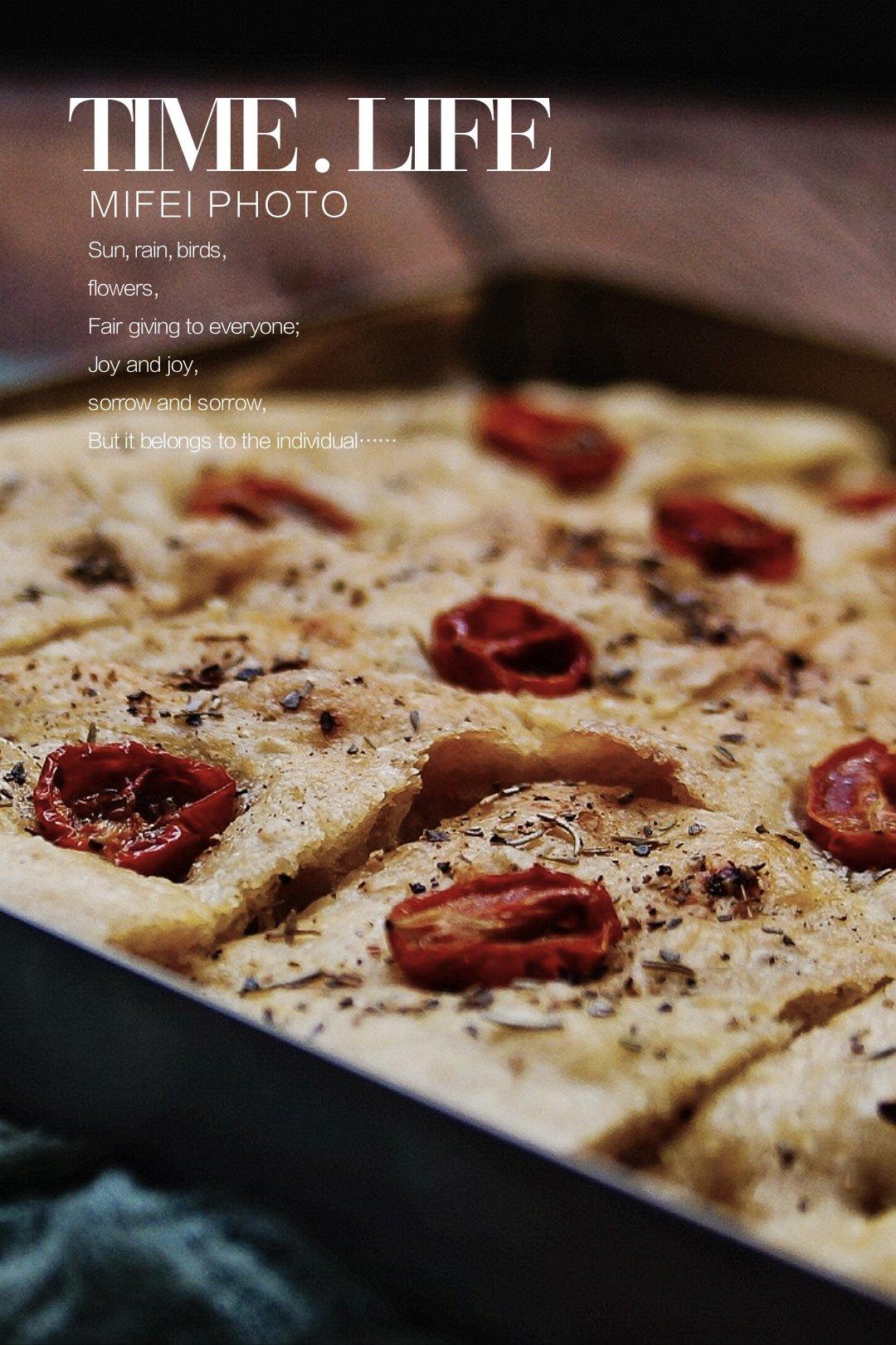 迷迭香番茄青豆佛卡夏Focaccia layered with rosemary tomatoes&peas——北鼎烤箱食谱