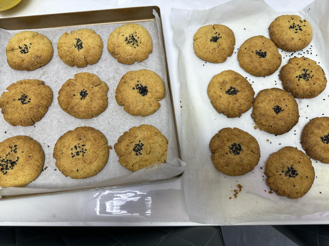 轻轻一按就碎掉的原味桃酥（不输猪油版）