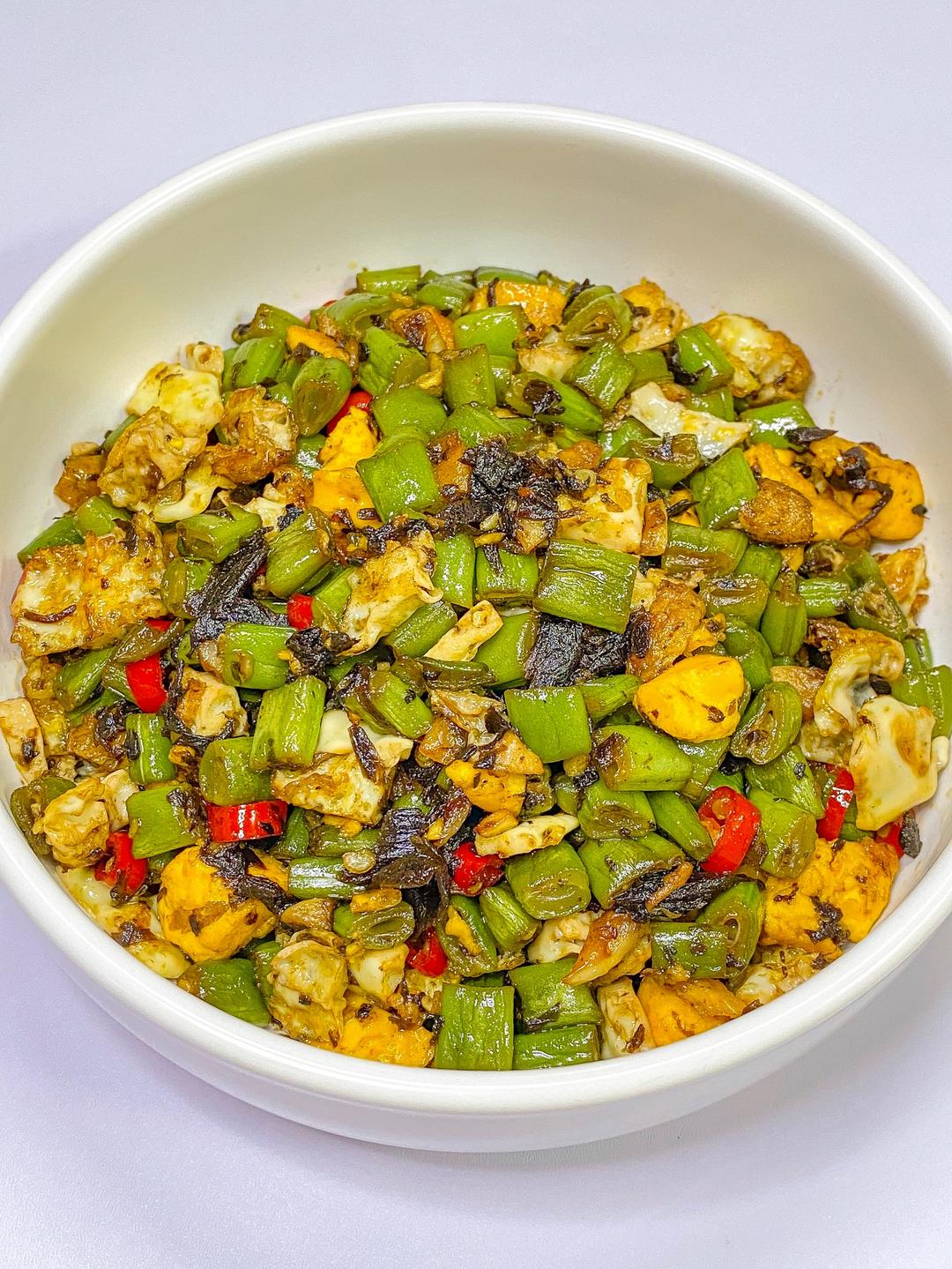 四季豆橄榄菜炒煎蛋的做法