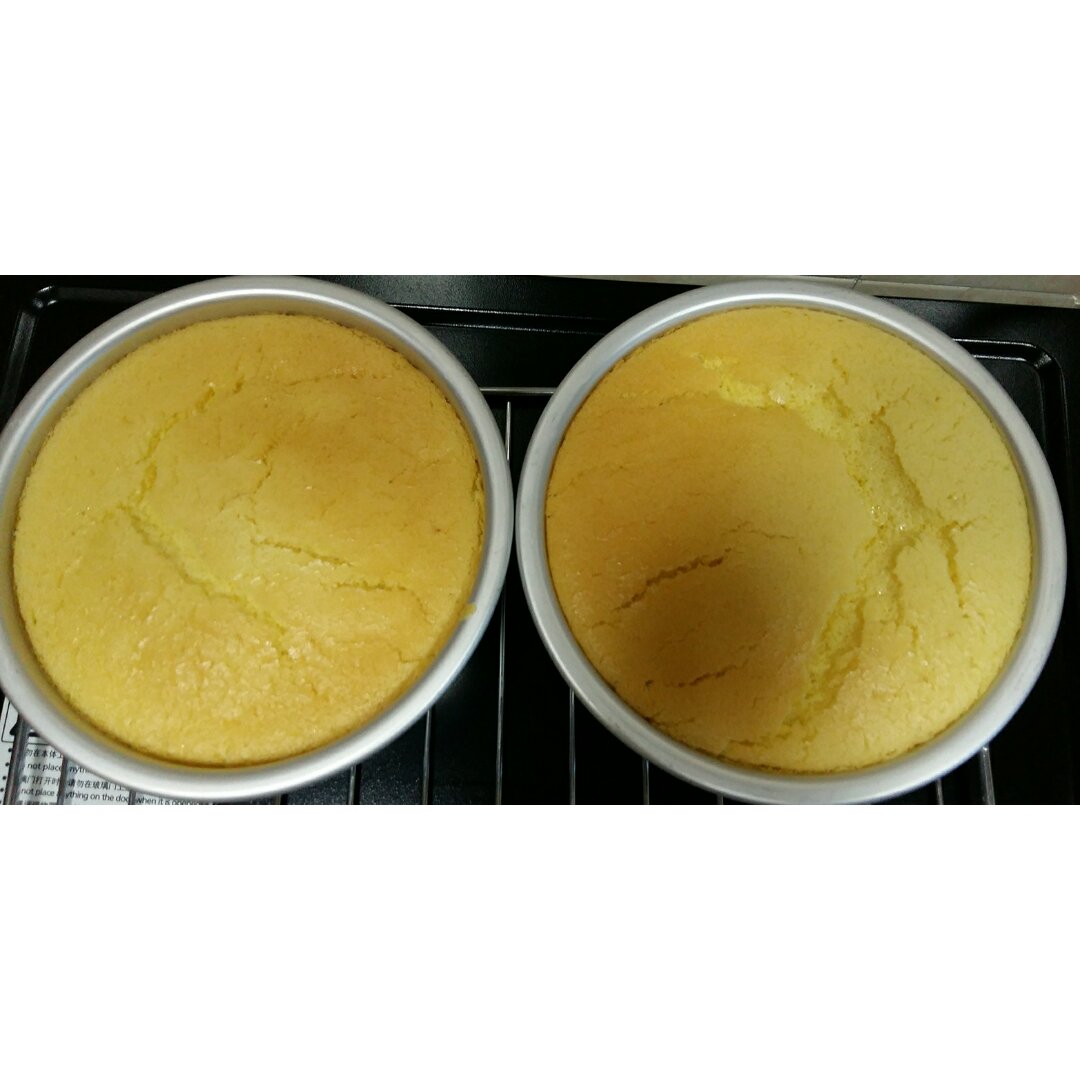 烤箱做蛋糕（戚风蛋糕的做法）