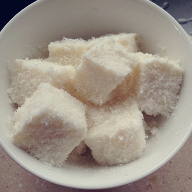 完胜85度C牛奶椰丝小方