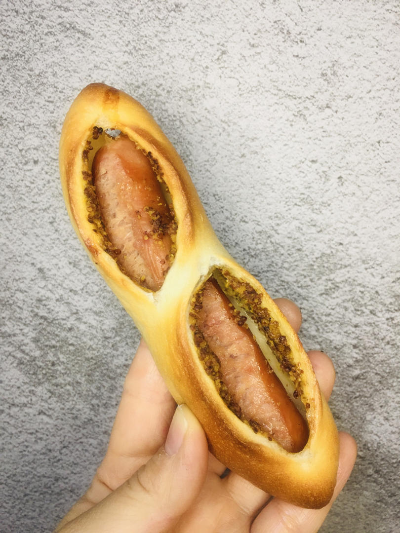 治愈甜腻的｜法式芥末籽香肠面包