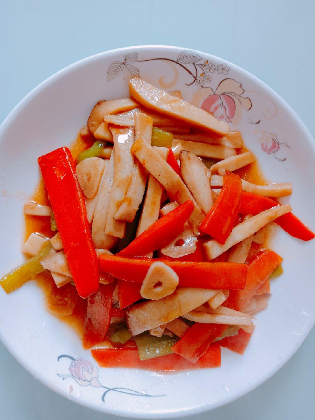 素炒三丝（青椒杏鲍菇胡萝卜）