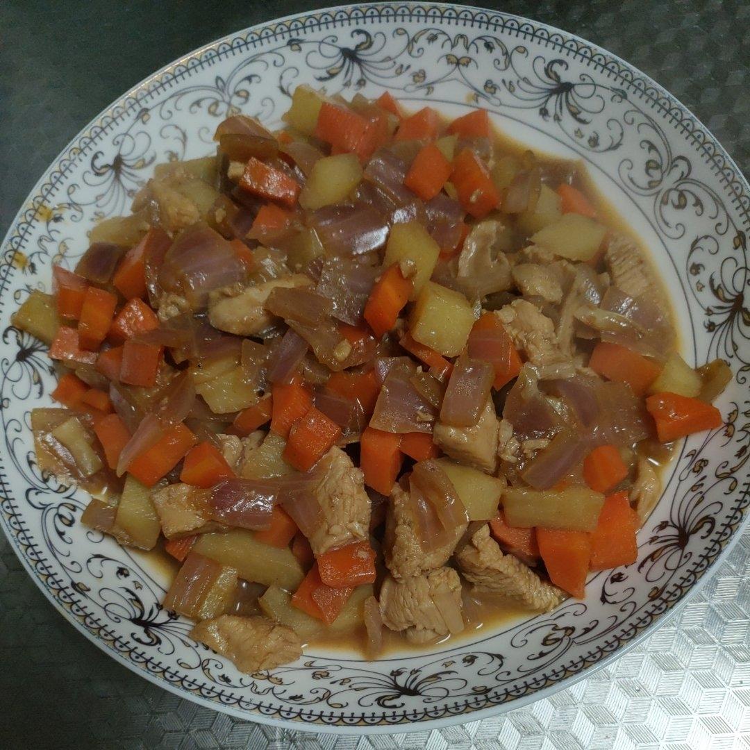 鸡胸肉焖土豆