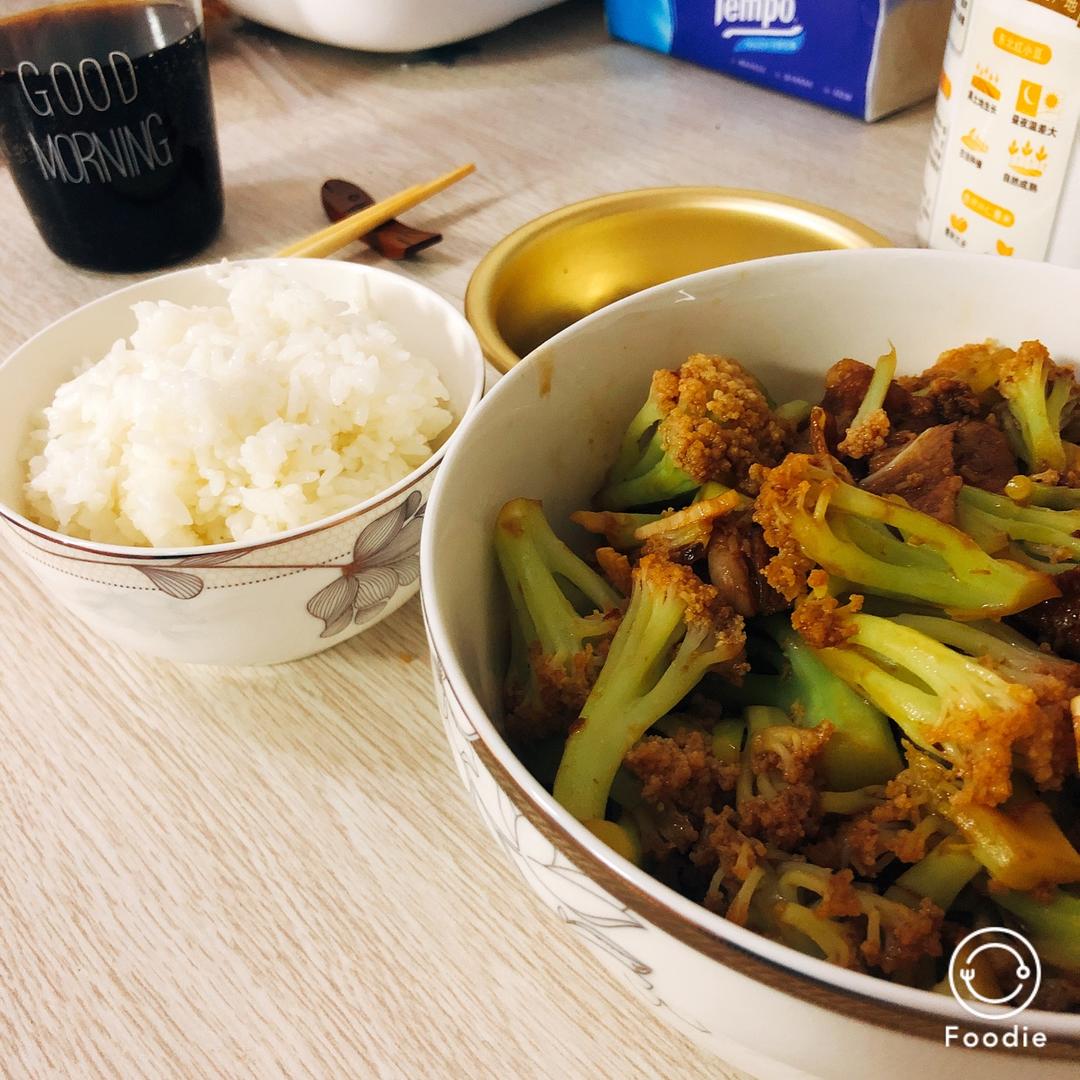 老丁的私房菜-干锅花菜