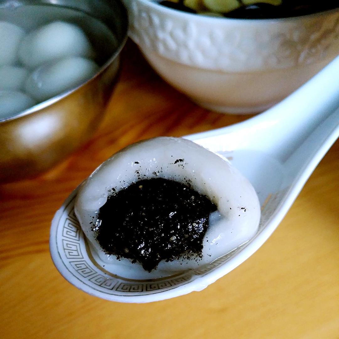黑芝麻汤圆