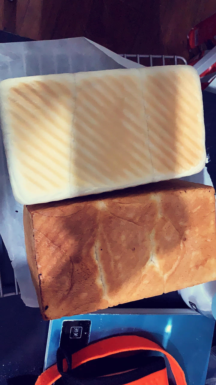 软到不敢捧起的牛奶甜吐司