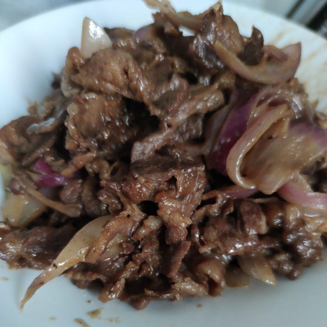 简单的洋葱炒牛肉