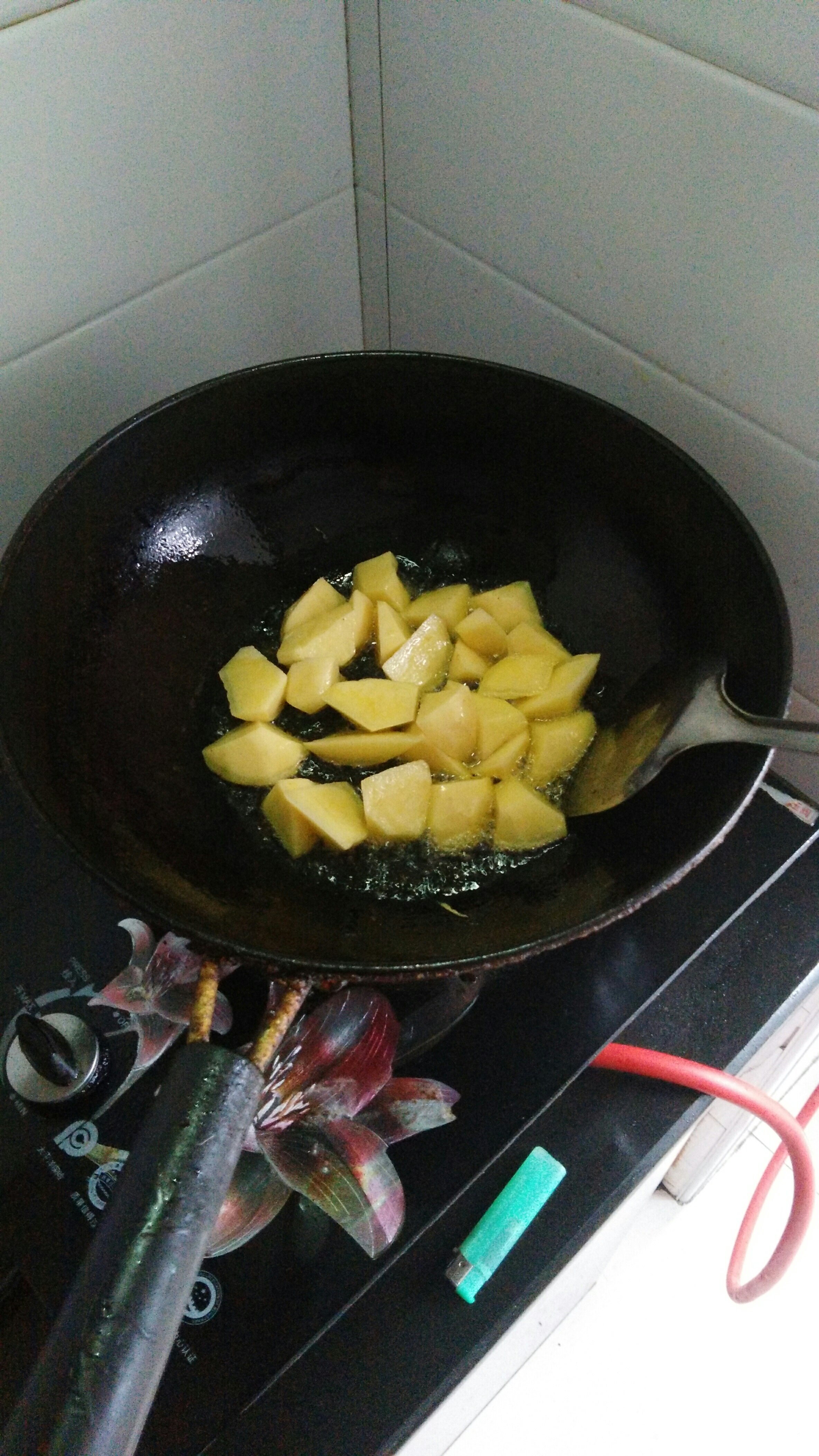 南瓜炖土豆的做法 步骤2