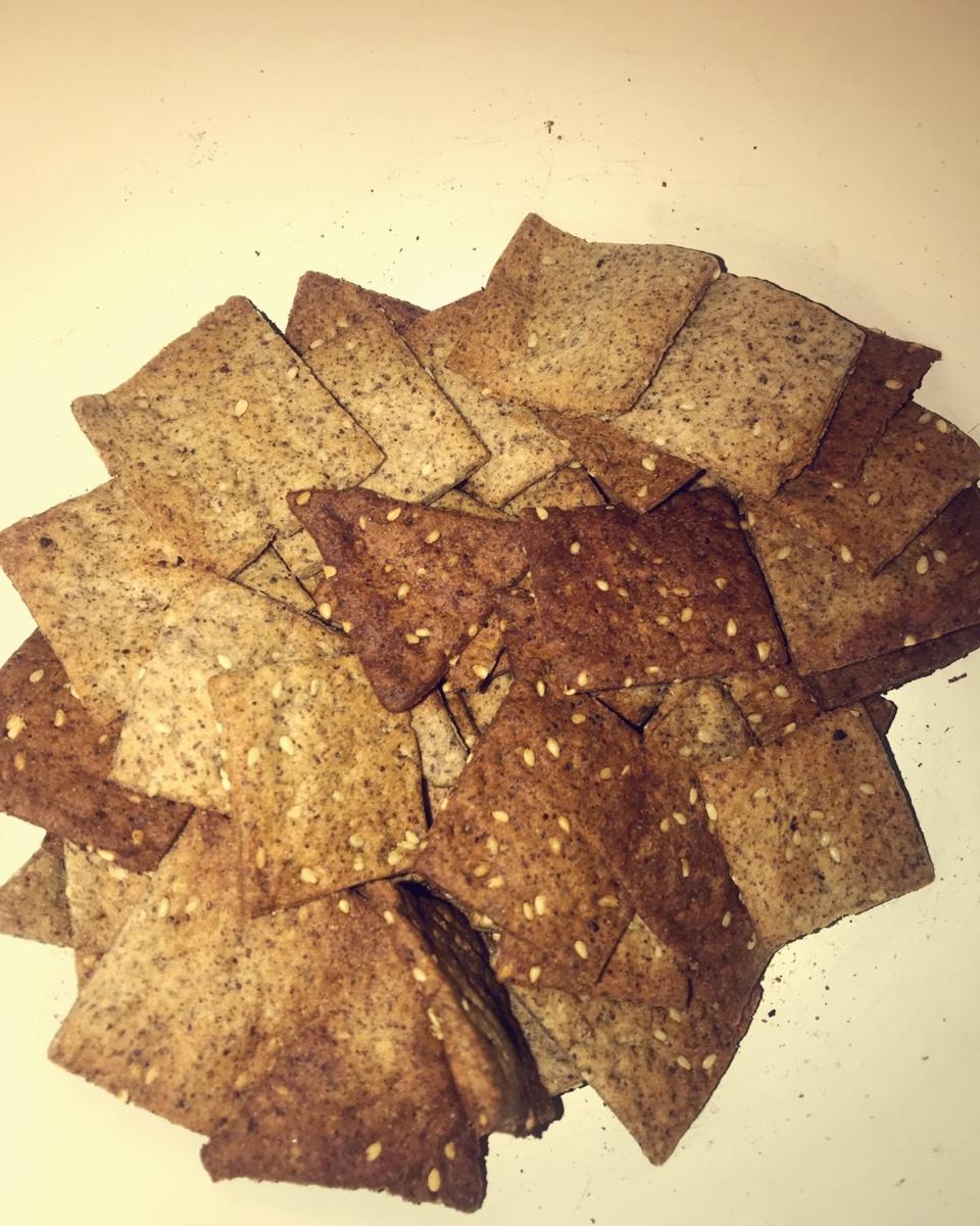 全麦苏打饼干(芝麻咸味饼干，无糖少油，简单健康，健身好搭档)