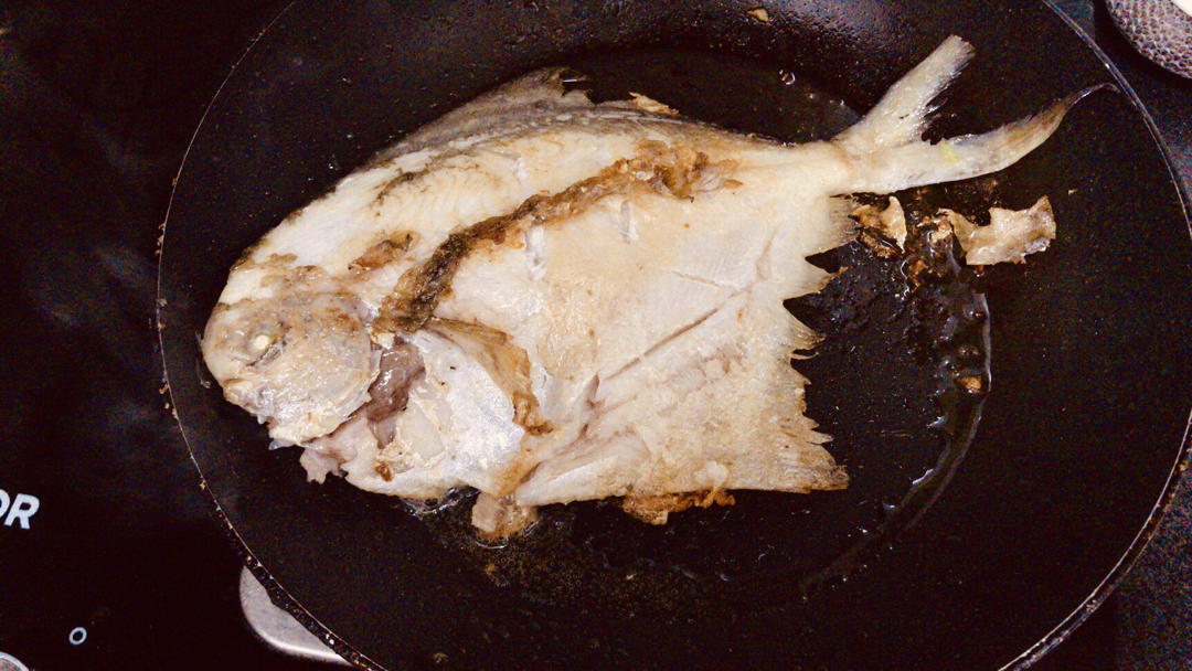 不腥的冷冻鲳鱼做法（盐煎鲳鱼，红烧鲳鱼，香辣鲳鱼）