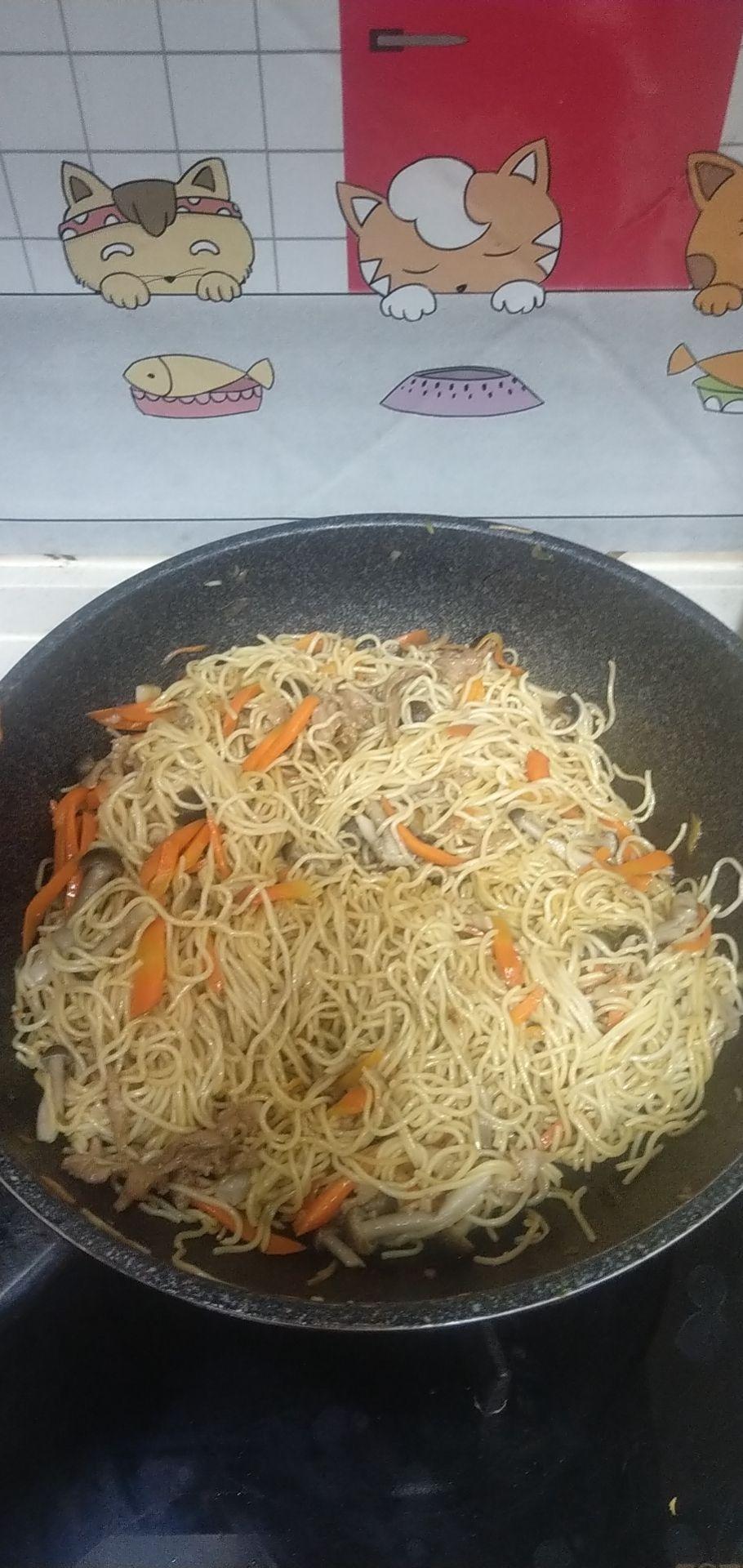 胡萝卜肉丝焖面