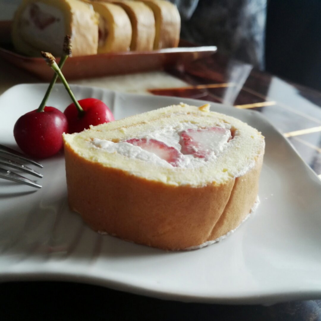 《Tinrry下午茶》教你做基础原味蛋糕卷