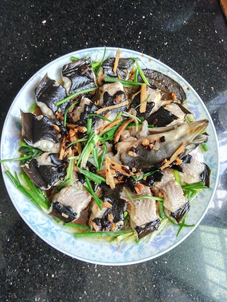 鼓汁蒸白鳝鱼
