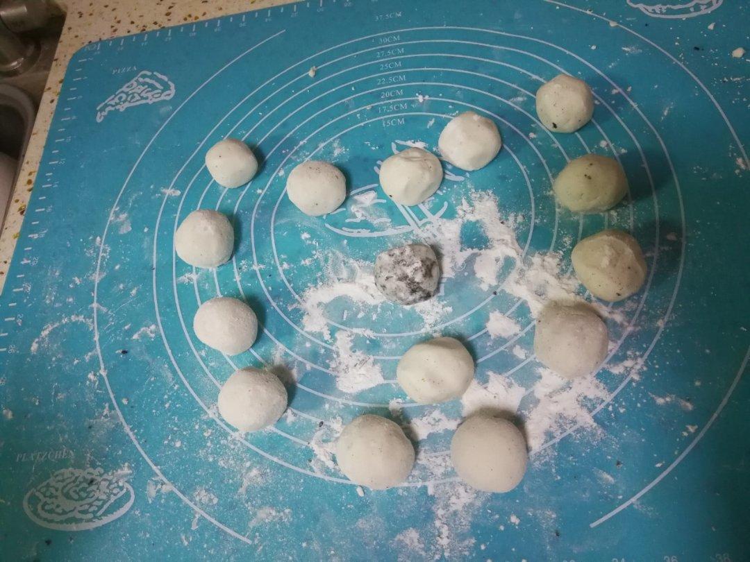 花生黑芝麻汤圆