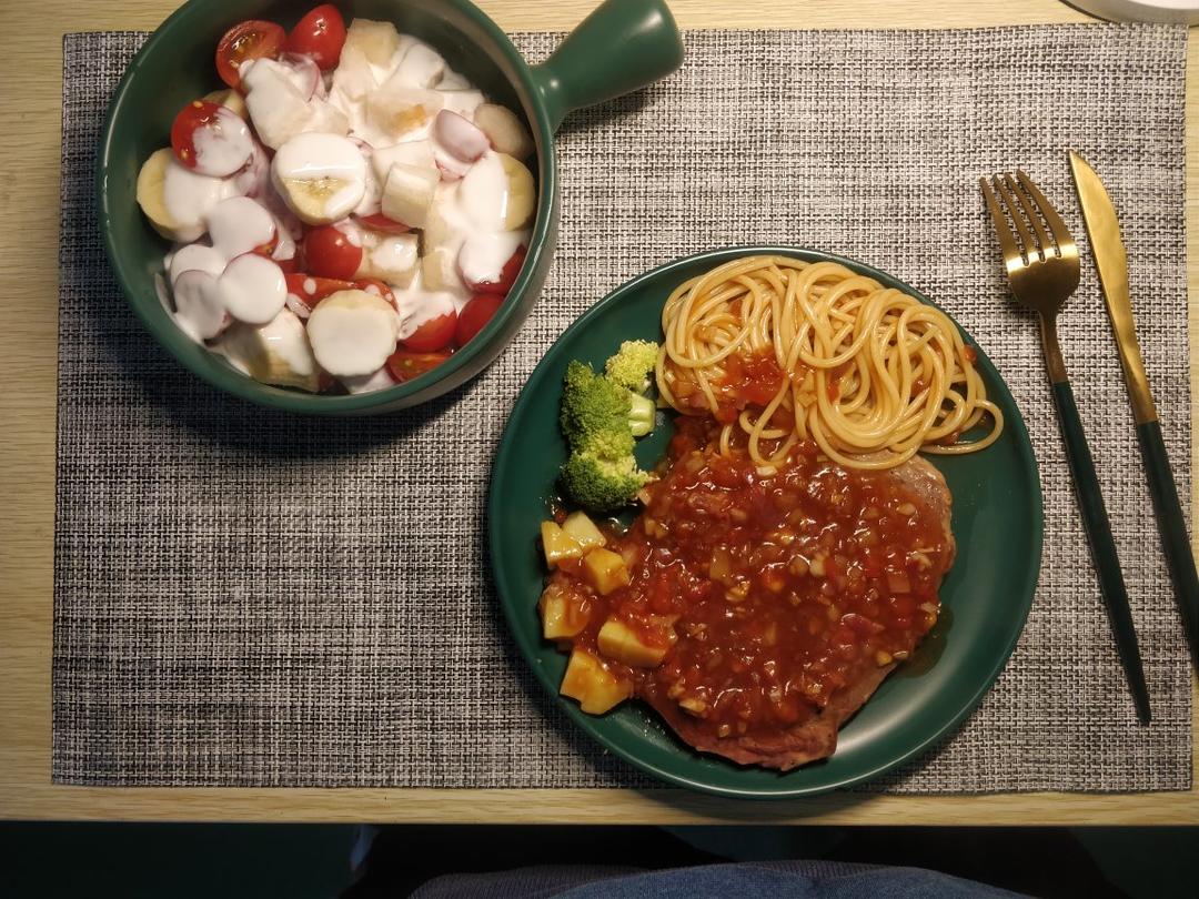 黑椒牛排（配酱汁做法）