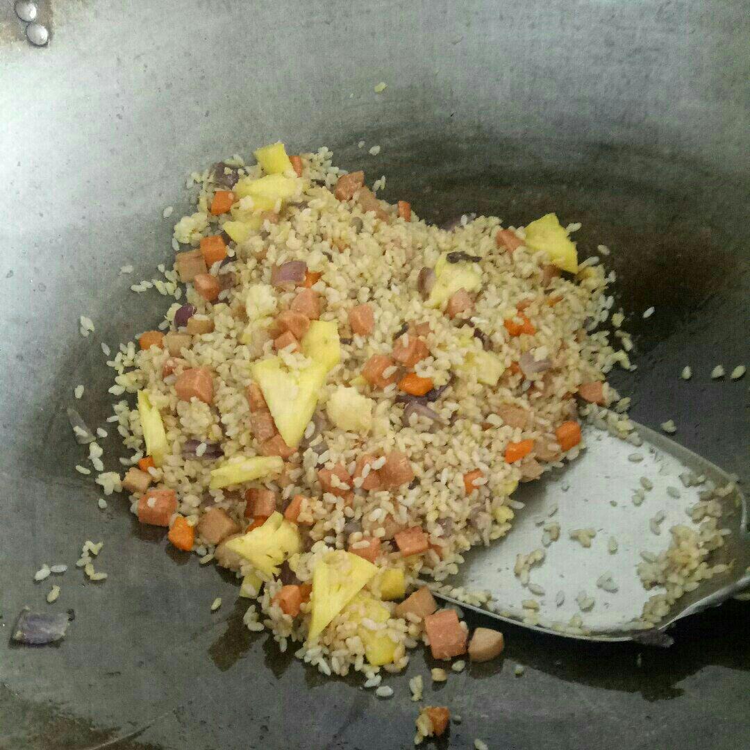 菠萝炒饭