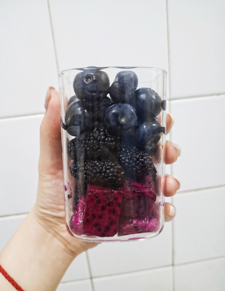 蓝莓桑葚火龙果汁/花青素满满的素颜水的做法