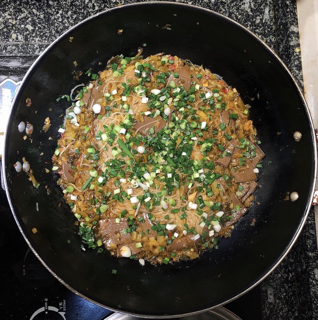 让你胃口大开的酸菜鸭血