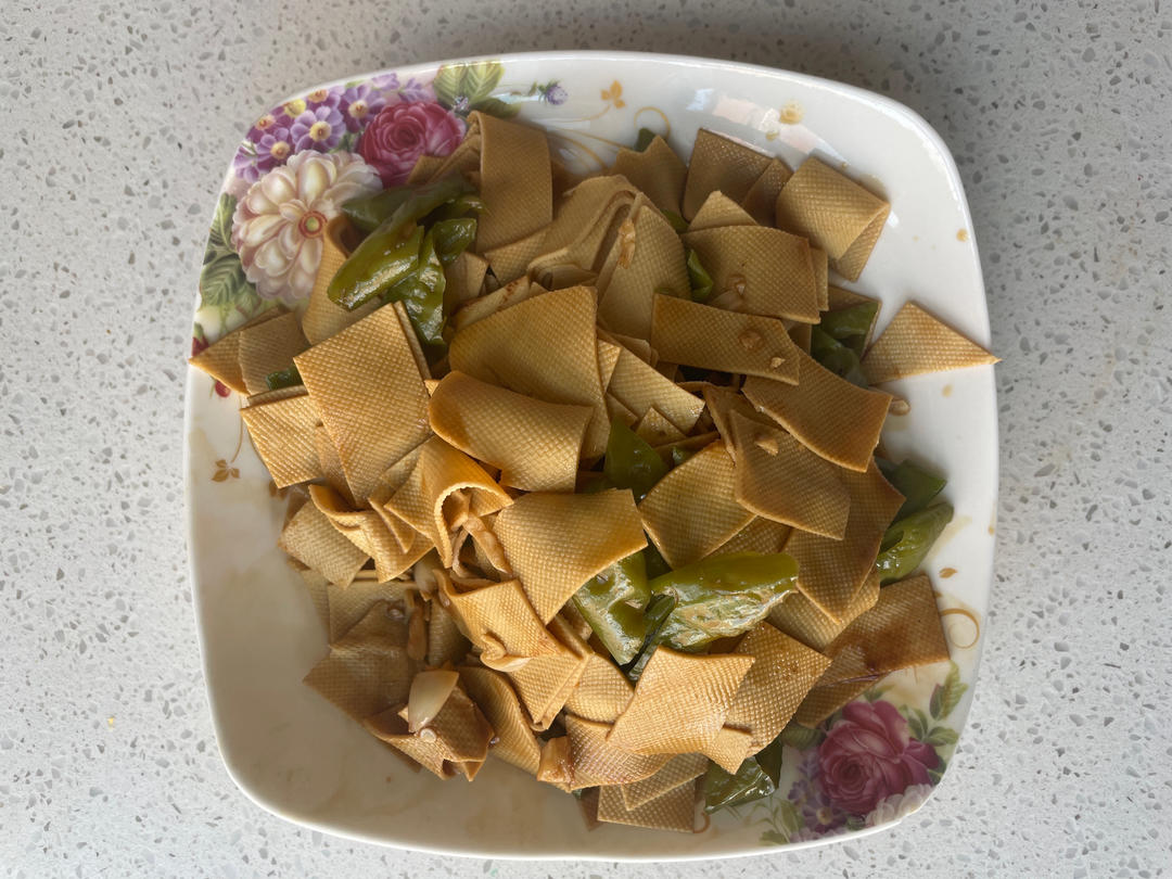 不用厨艺的尖椒干豆腐