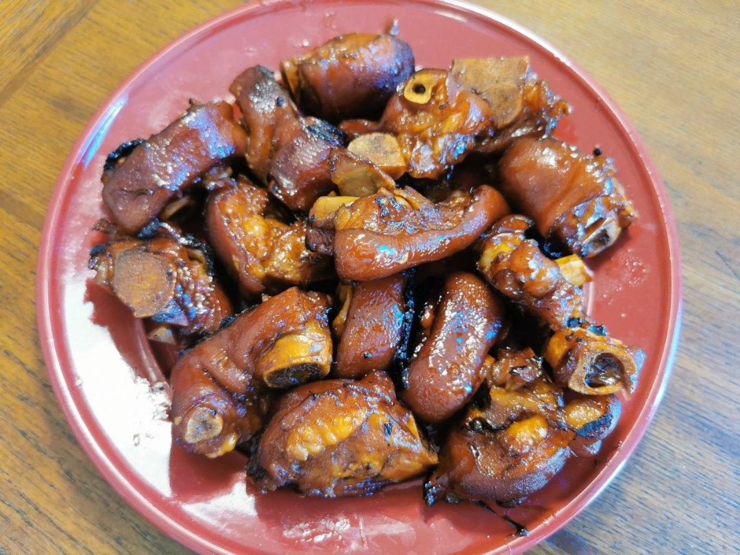 美味的家常菜：红烧猪蹄