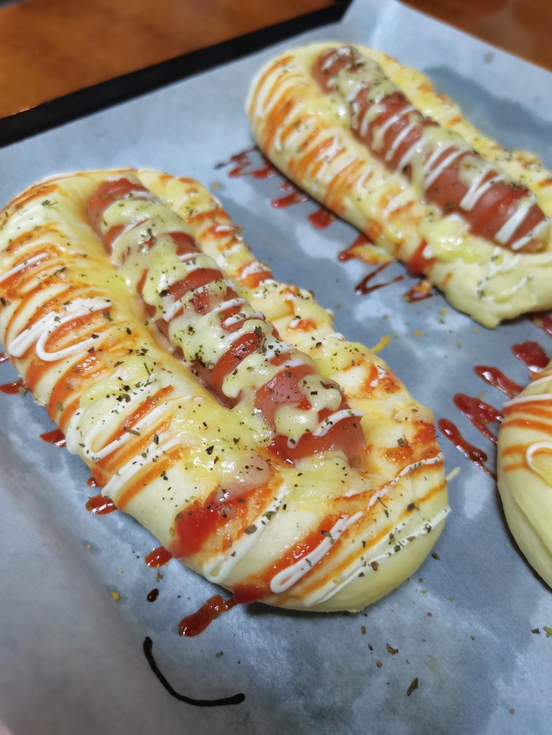 一个面团撑起一家店的台式面包—香肠面包