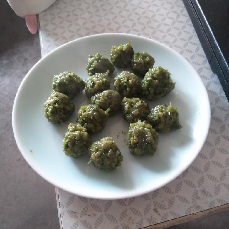 芹菜丸子【无油素食】