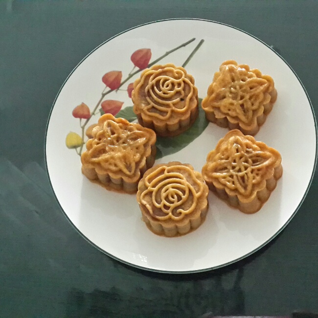 广式月饼——蛋黄莲蓉月饼