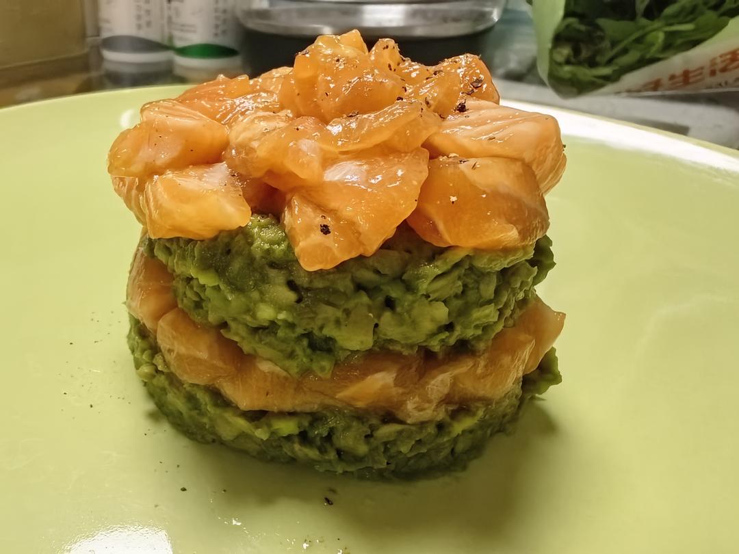 牛油果三文鱼塔塔