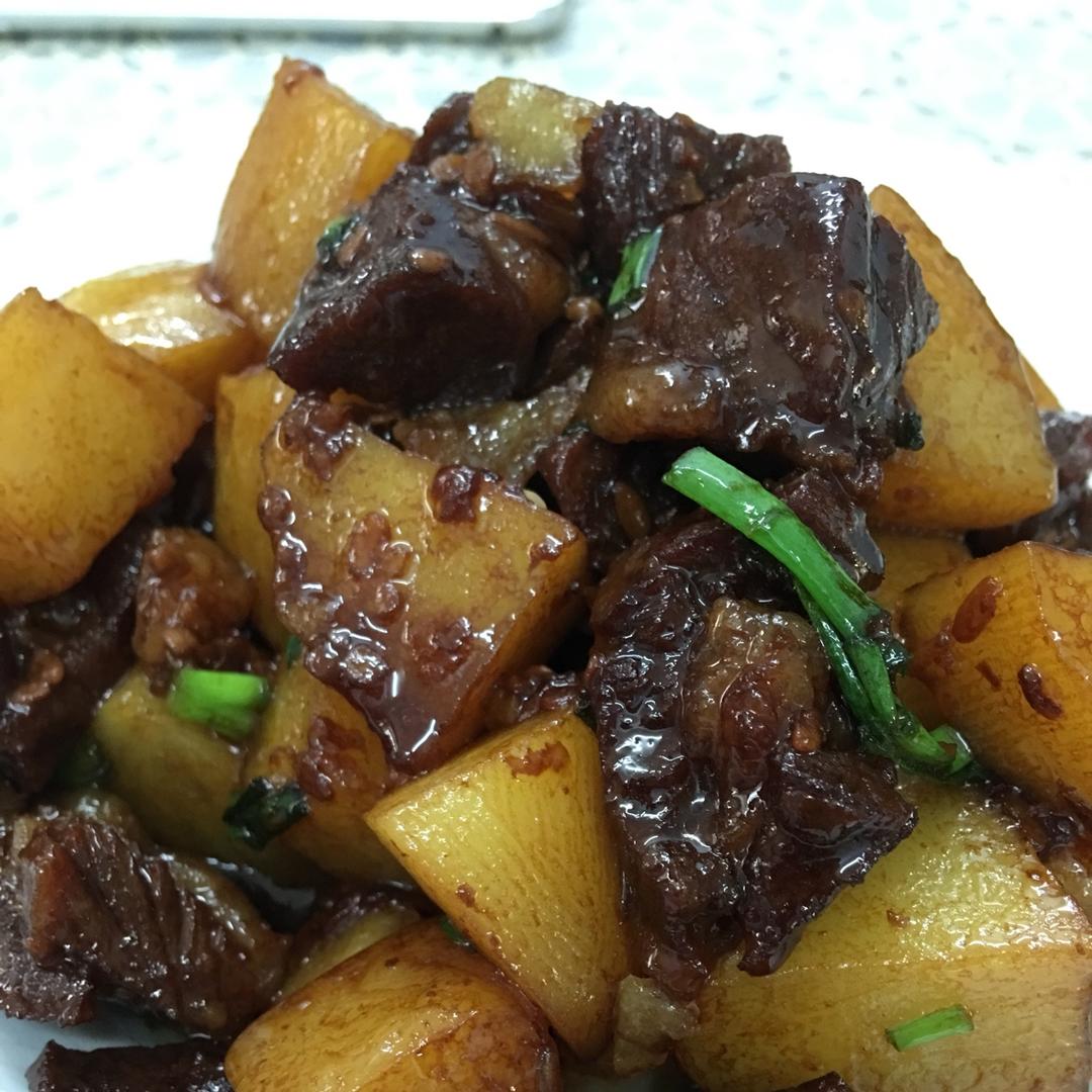 牛肉烧土豆