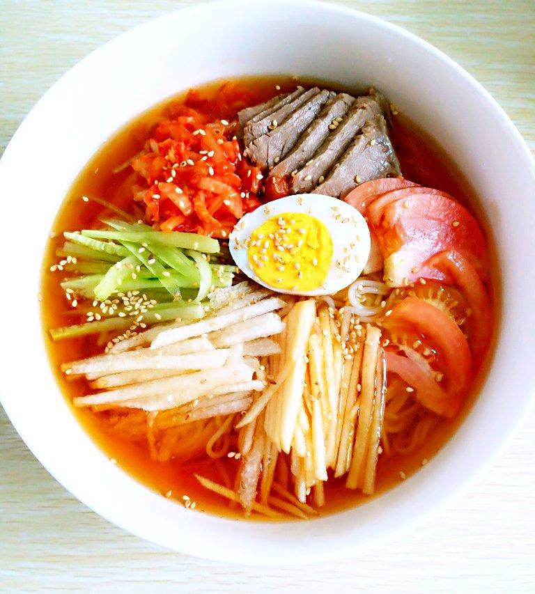 爱唱歌的蛋糕师做的堂妈教你做正宗朝鲜冷面