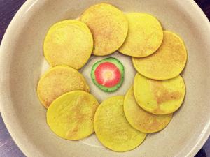 8月龄宝宝辅食-蔬菜蛋黄小饼的做法 步骤5