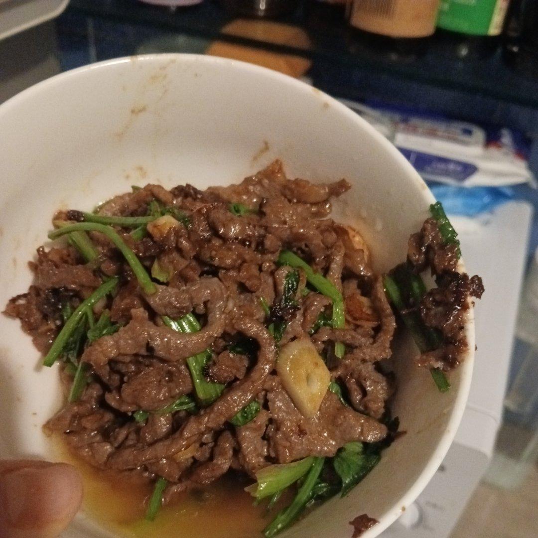 小炒黄牛肉，肉嫩味香！太好吃了简直是米饭杀手！