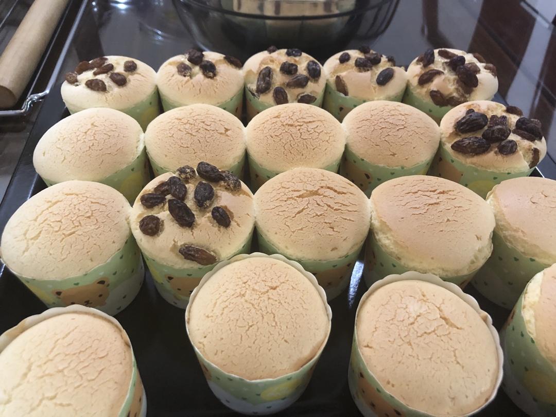 不塌不凹的纸杯戚风蛋糕