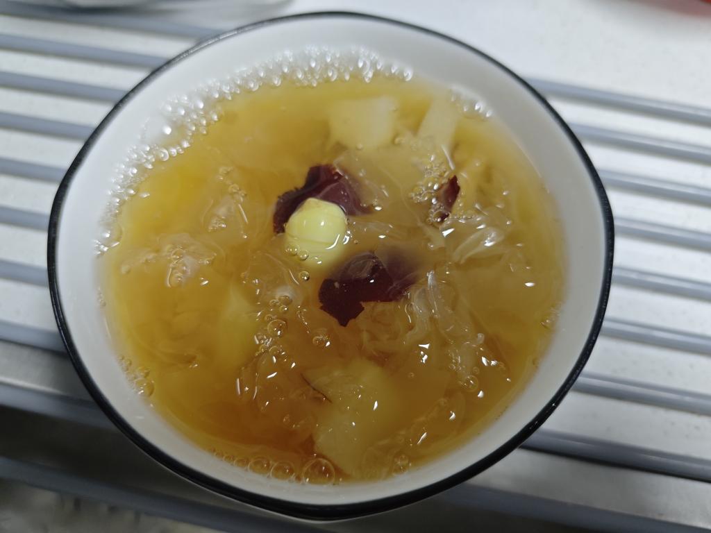 红枣银耳莲子羹（有出胶质、出胶，懒人的电压力锅版）