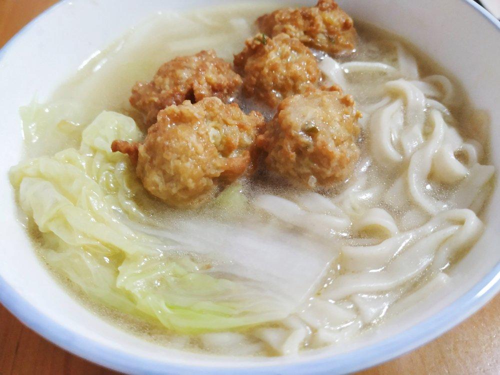 小肉丸子面条