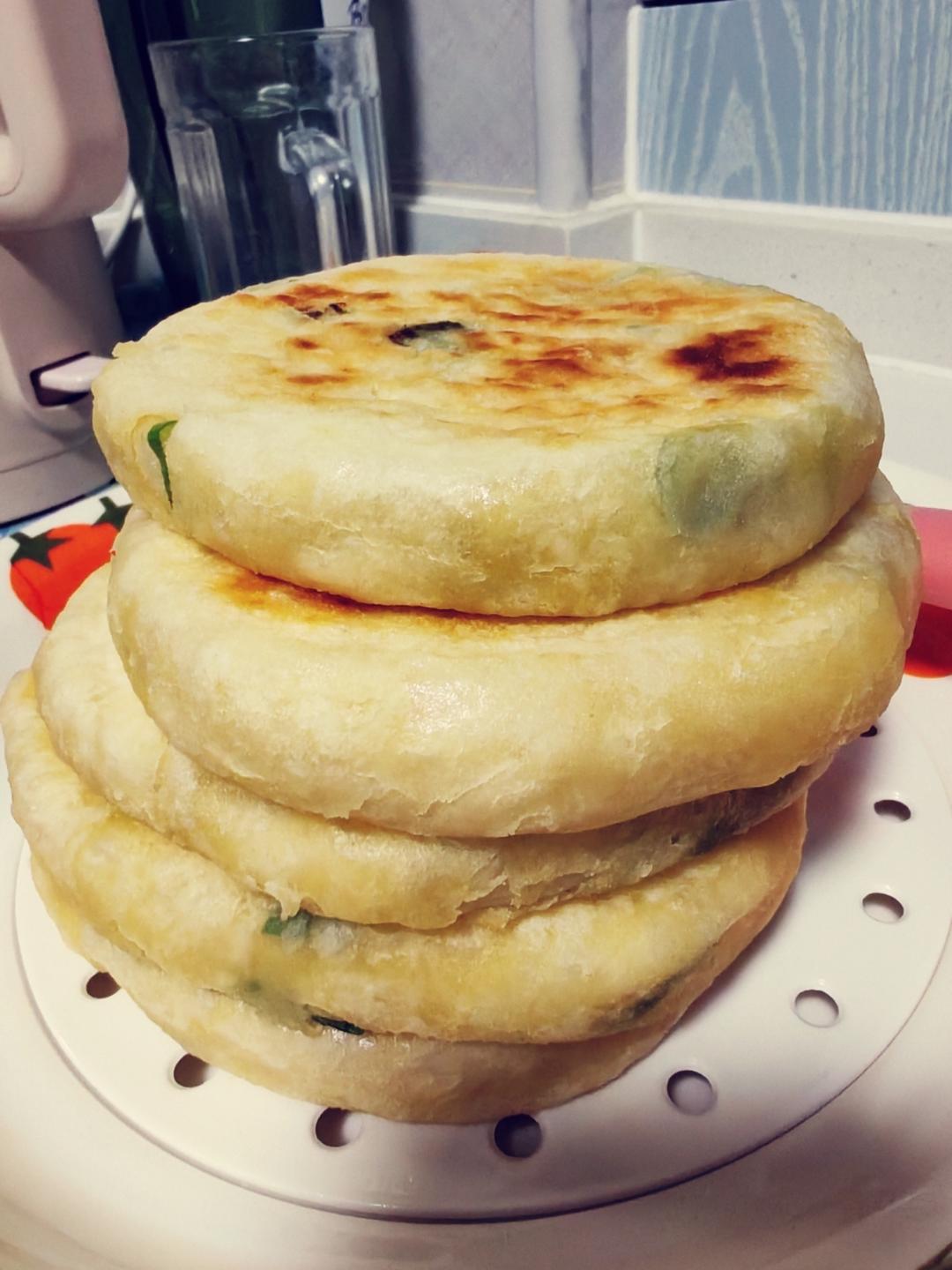 懒人版葱香发面饼 要多软有多软 零失败的方子 附细节视频详解