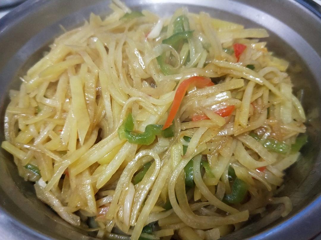 〈辣椒炒土豆丝〉，新手必学，欣小厨 😉